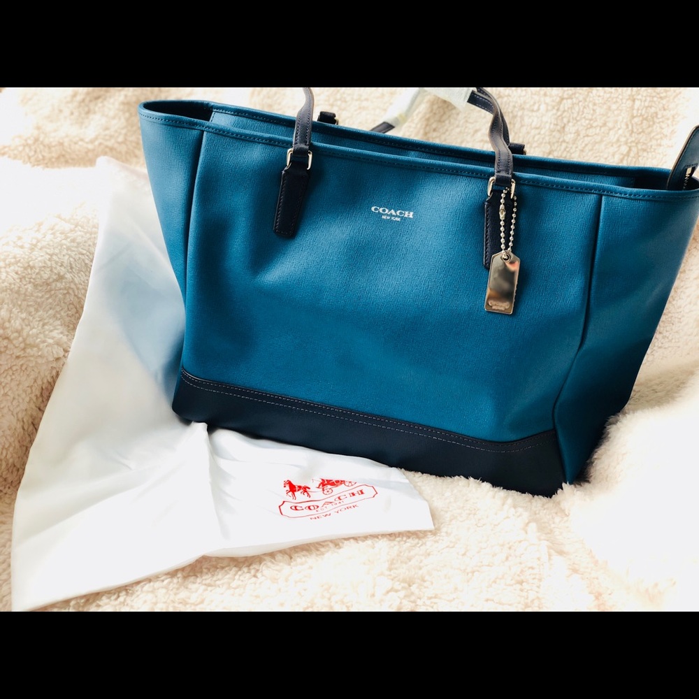 NWT Coach Saffiano Medium City Tote Colorblock